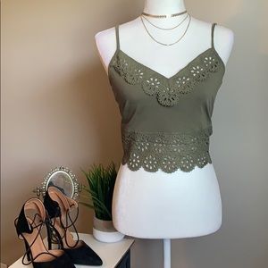 3/$15💕 Crop top by Atmosphere